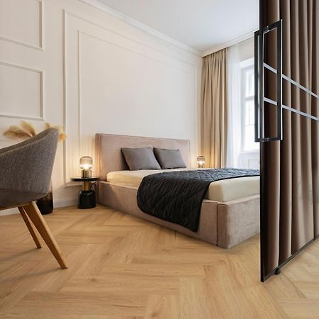 Geneve - Old Town Apartment บราติสลาวา ภายนอก รูปภาพ