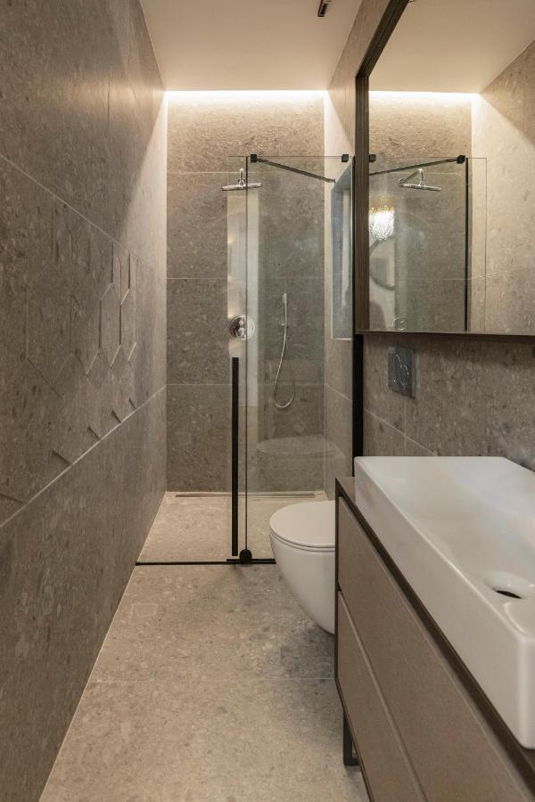 Geneve - Old Town Apartment บราติสลาวา ภายนอก รูปภาพ