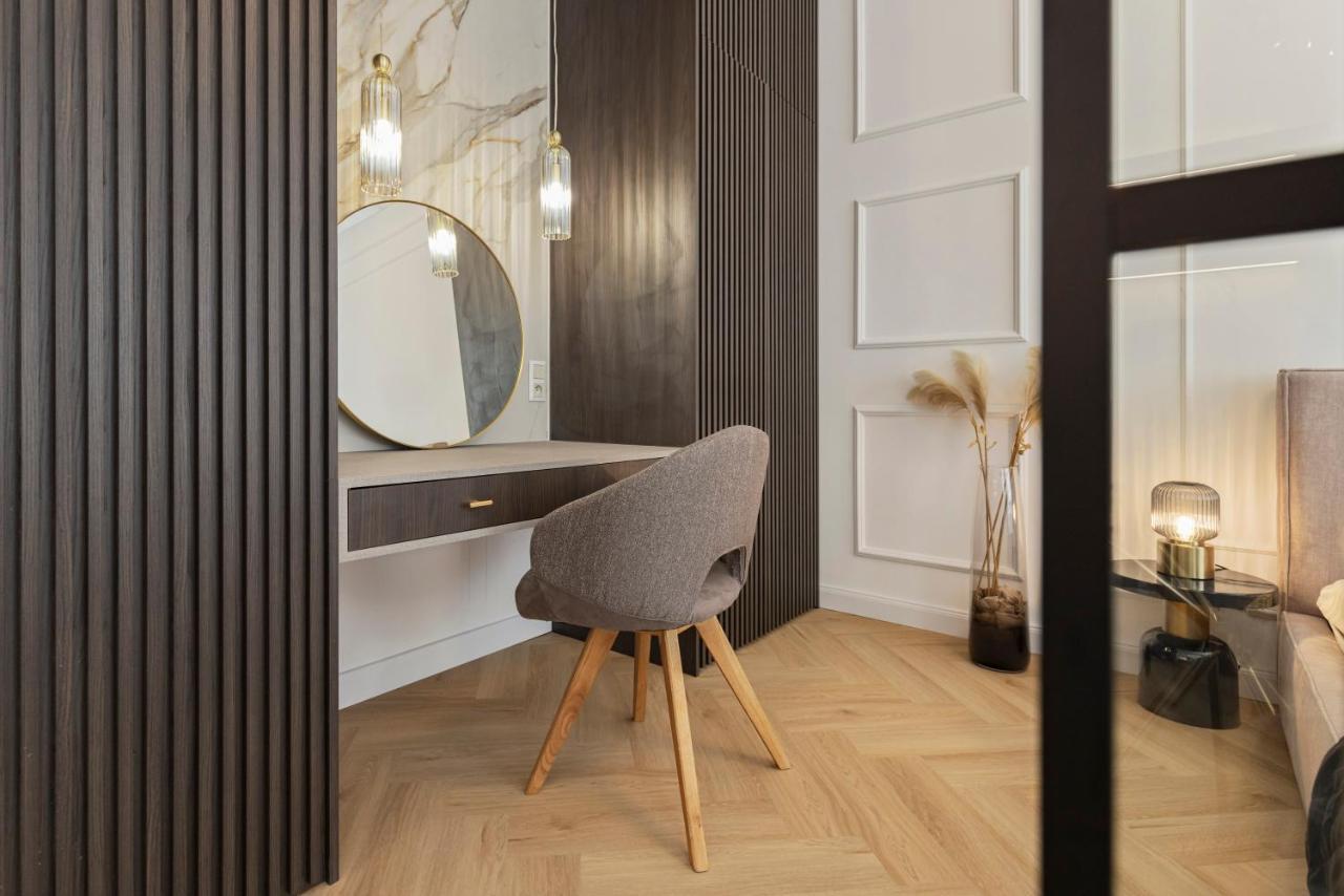 Geneve - Old Town Apartment บราติสลาวา ภายนอก รูปภาพ