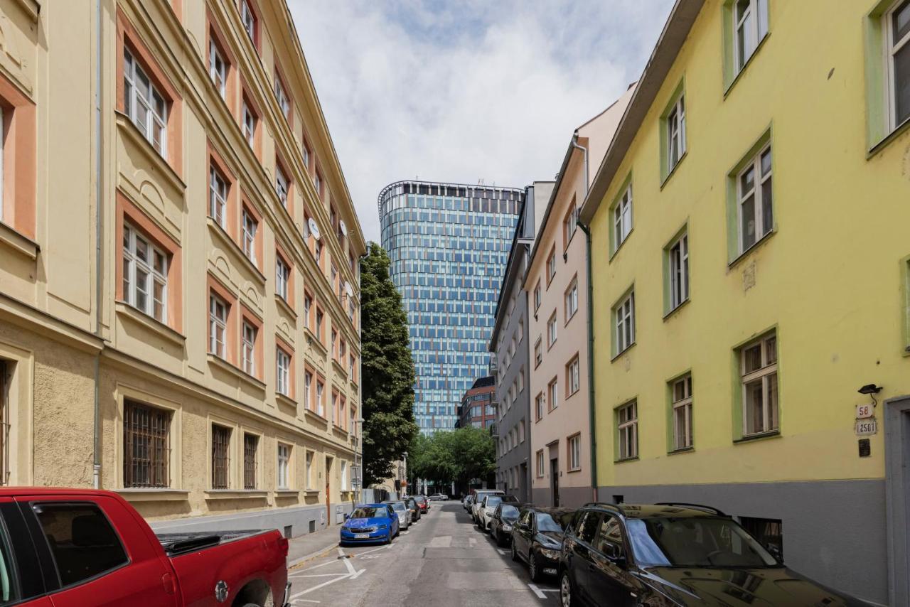 Geneve - Old Town Apartment บราติสลาวา ภายนอก รูปภาพ