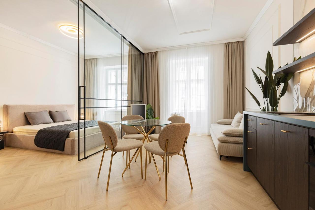 Geneve - Old Town Apartment บราติสลาวา ภายนอก รูปภาพ