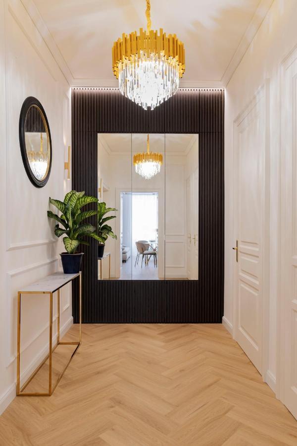 Geneve - Old Town Apartment บราติสลาวา ภายนอก รูปภาพ